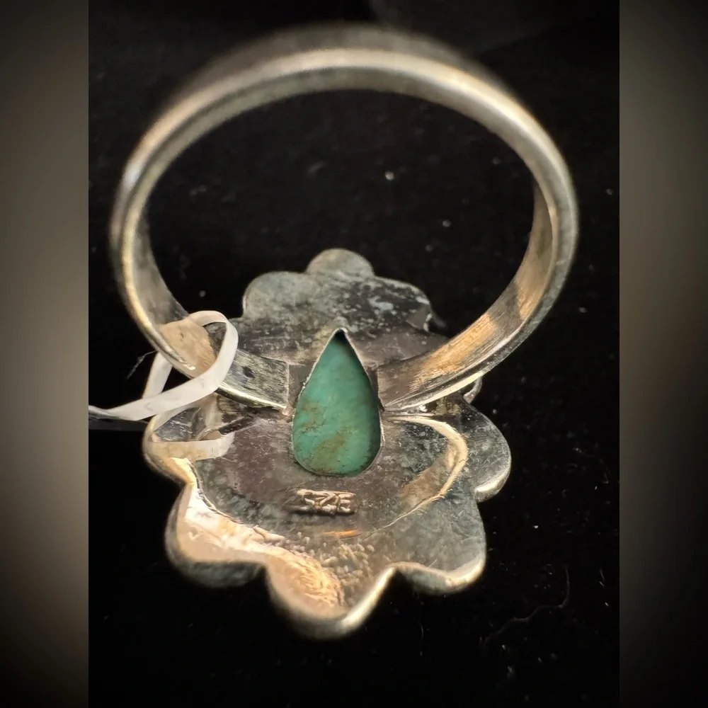 Genuine kingmanTurquoise‎ Teardrop ring set in Sterling silver intricate setting